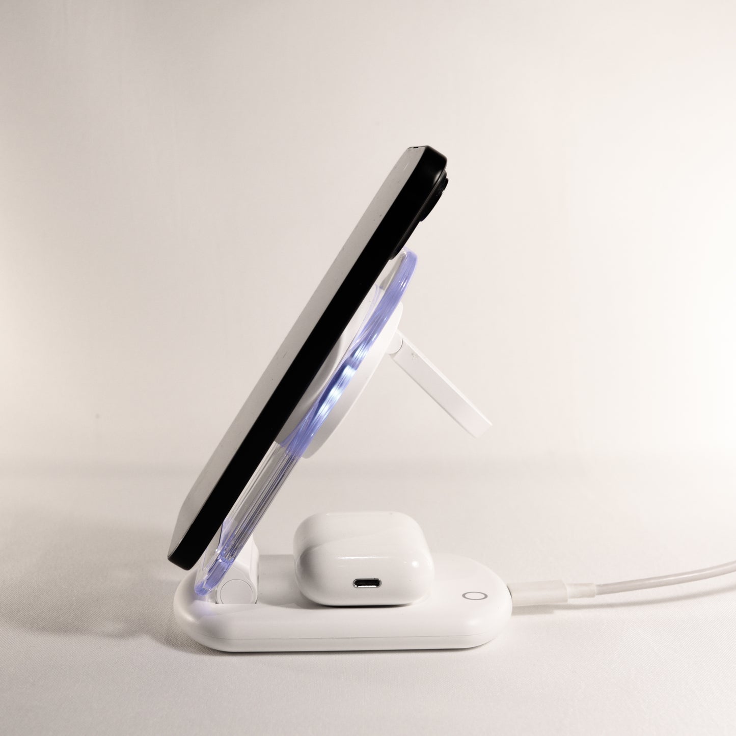 Cargador Magnético 3 en 1 - Orden y energía sin cables
